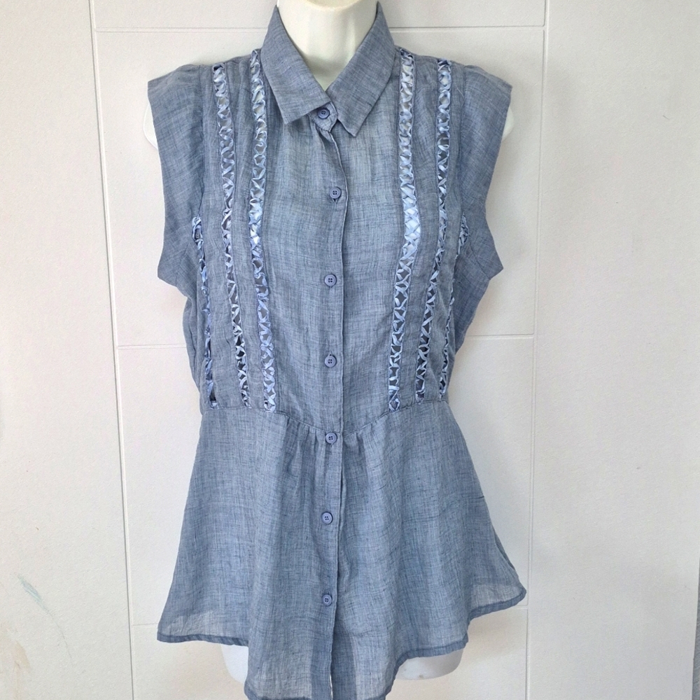 Love Stitch Sleeveless Blue Button-Up Top M